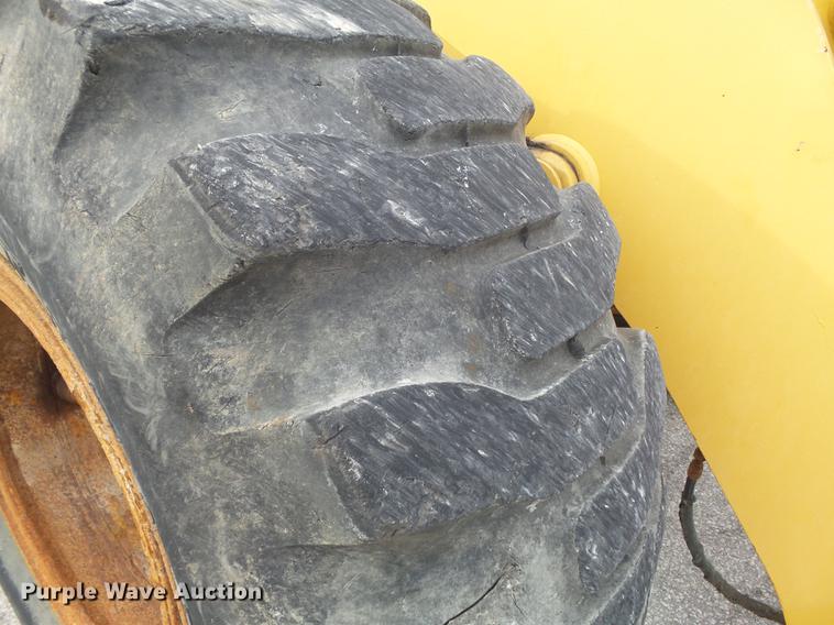 image for item DC7427 2003 John Deere 624H wheel loader