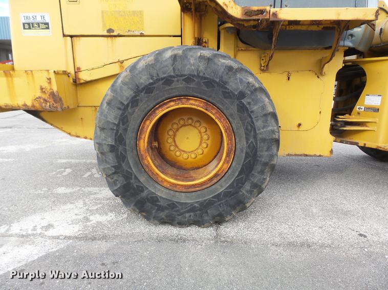 image for item DC7427 2003 John Deere 624H wheel loader