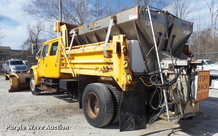 image for item DC7430 2000 International 4900 dump truck