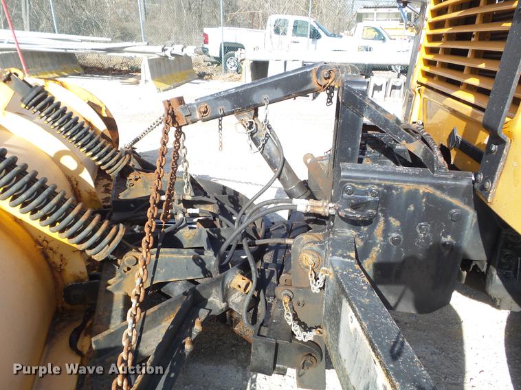 image for item DC7430 2000 International 4900 dump truck