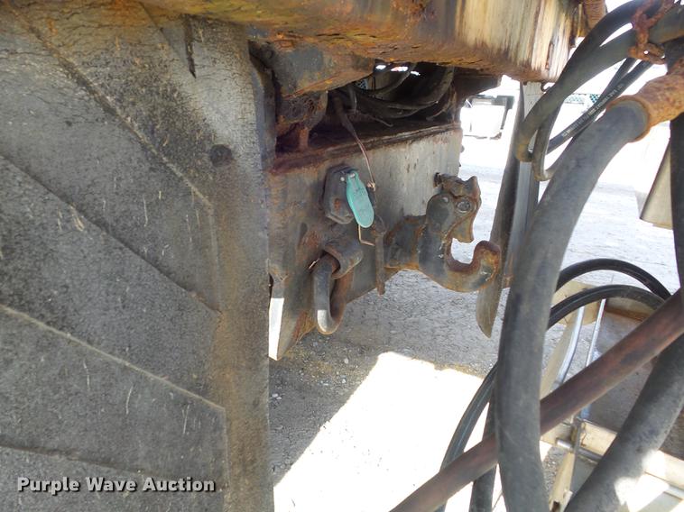 image for item DC7430 2000 International 4900 dump truck