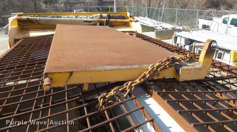 image for item DC7430 2000 International 4900 dump truck