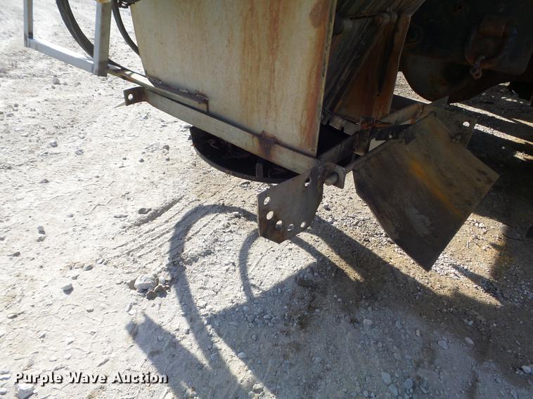 image for item DC7430 2000 International 4900 dump truck