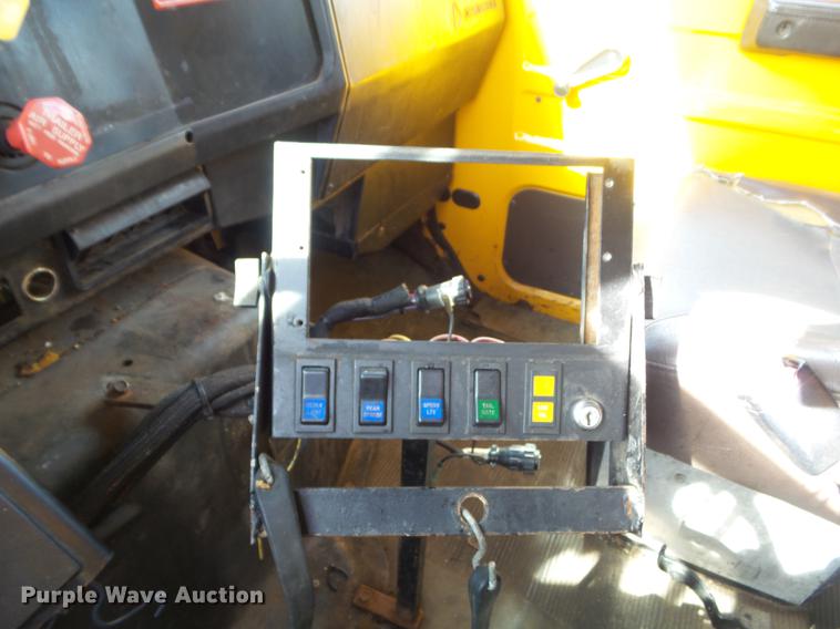 image for item DC7430 2000 International 4900 dump truck