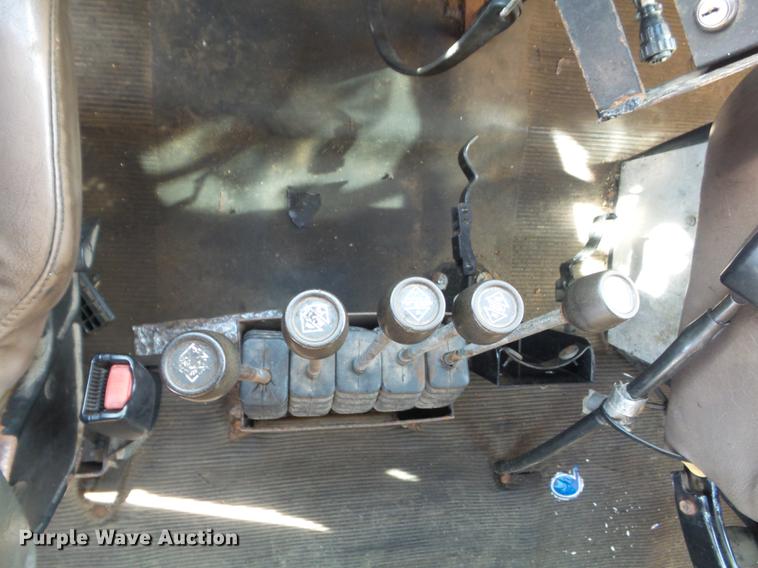 image for item DC7430 2000 International 4900 dump truck