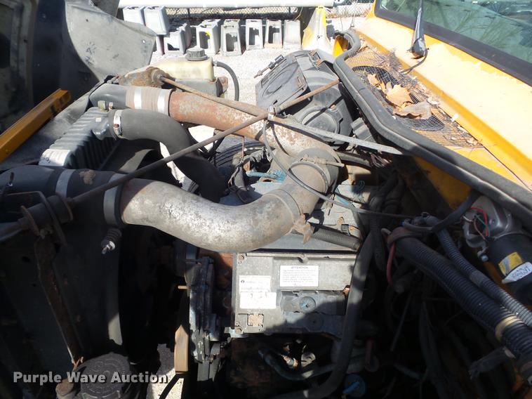 image for item DC7430 2000 International 4900 dump truck