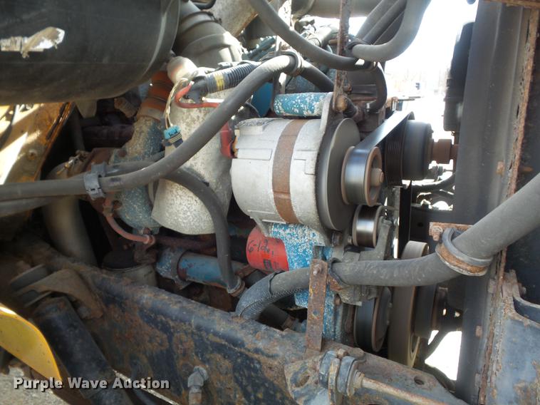 image for item DC7430 2000 International 4900 dump truck