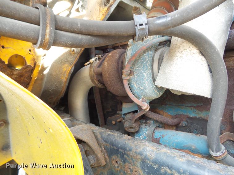 image for item DC7430 2000 International 4900 dump truck