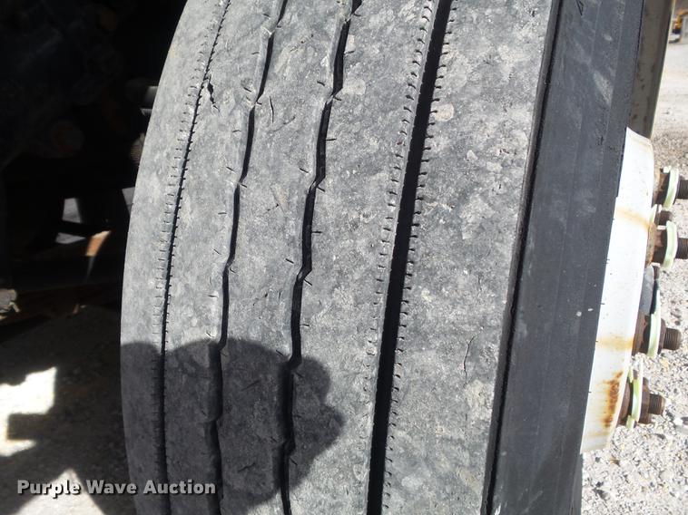 image for item DC7430 2000 International 4900 dump truck