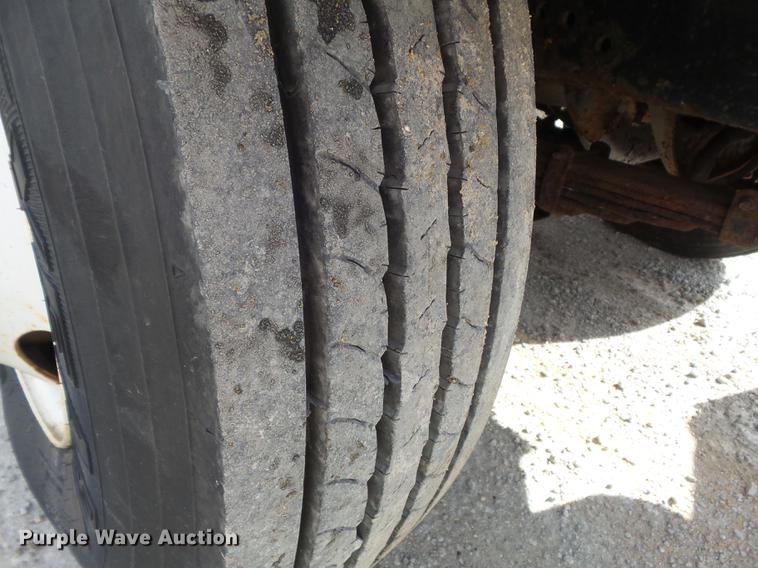 image for item DC7430 2000 International 4900 dump truck