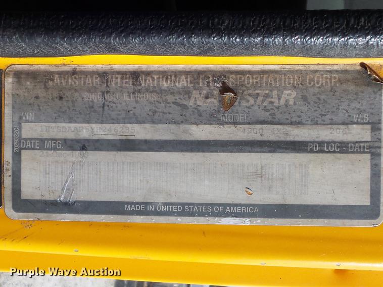 image for item DC7430 2000 International 4900 dump truck