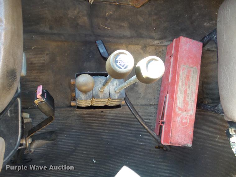 image for item DC7431 2001 International 4900 dump truck