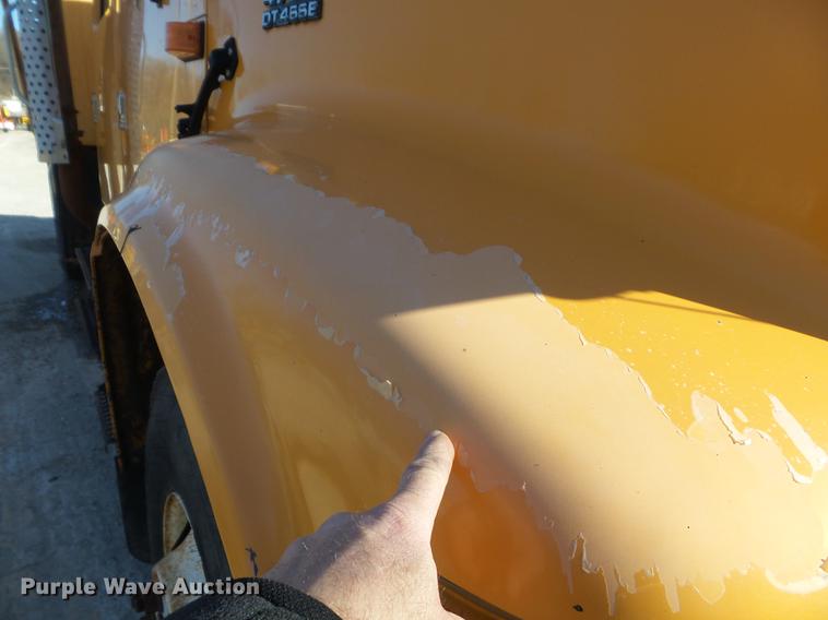 image for item DC7431 2001 International 4900 dump truck