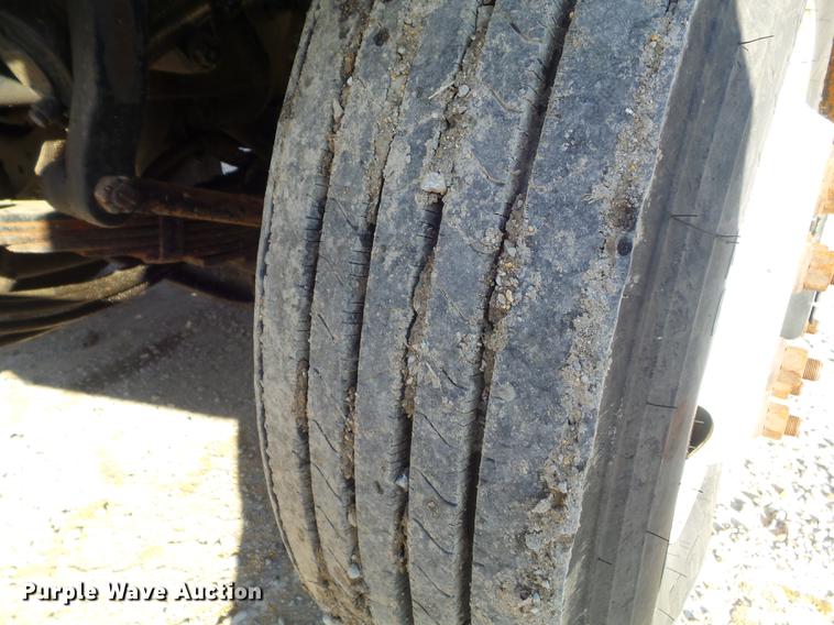 image for item DC7431 2001 International 4900 dump truck