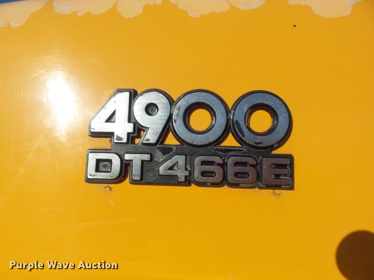 image for item DC7431 2001 International 4900 dump truck