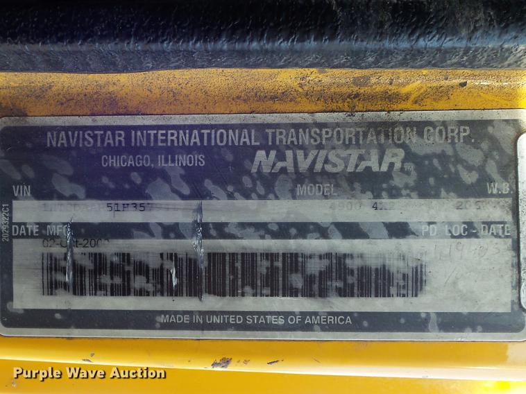 image for item DC7431 2001 International 4900 dump truck