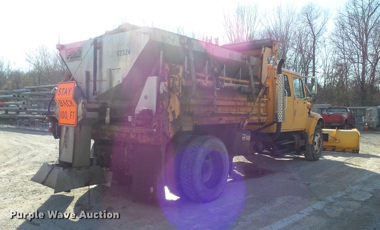image for item DC7432 2000 International 4900 dump truck