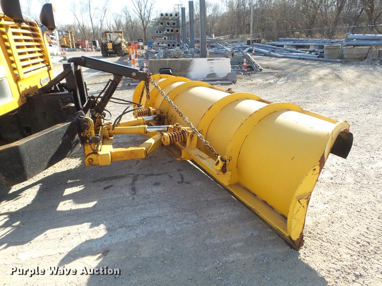 image for item DC7432 2000 International 4900 dump truck