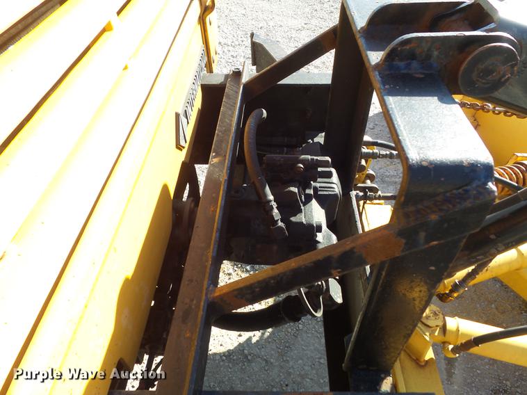 image for item DC7432 2000 International 4900 dump truck