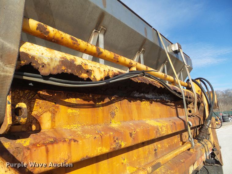 image for item DC7432 2000 International 4900 dump truck