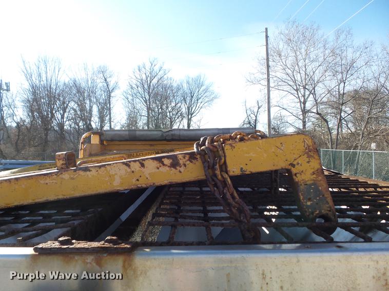 image for item DC7432 2000 International 4900 dump truck