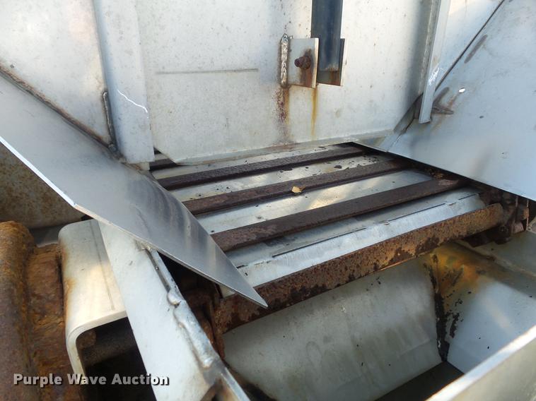 image for item DC7432 2000 International 4900 dump truck