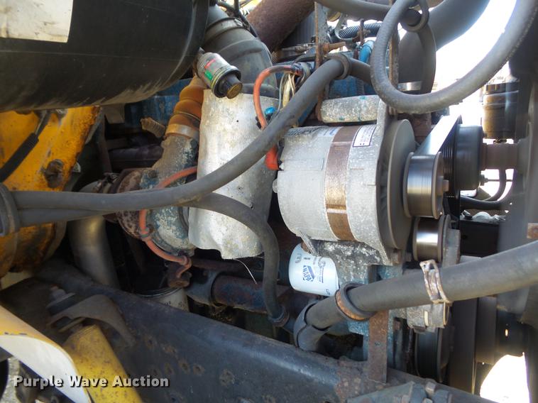 image for item DC7432 2000 International 4900 dump truck