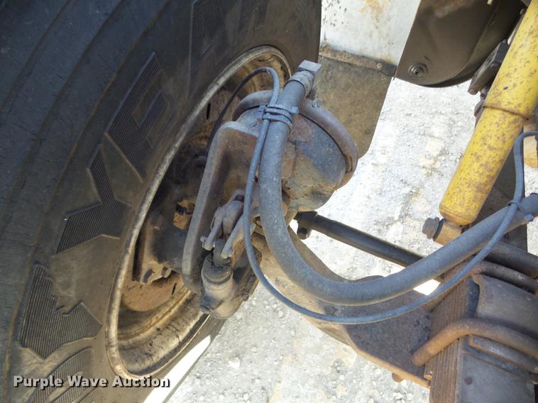 image for item DC7432 2000 International 4900 dump truck