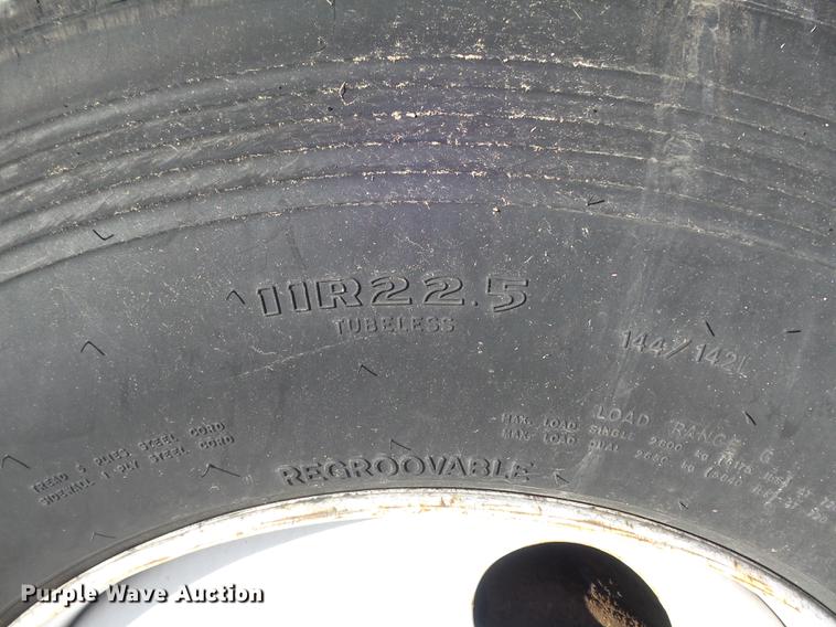 image for item DC7432 2000 International 4900 dump truck