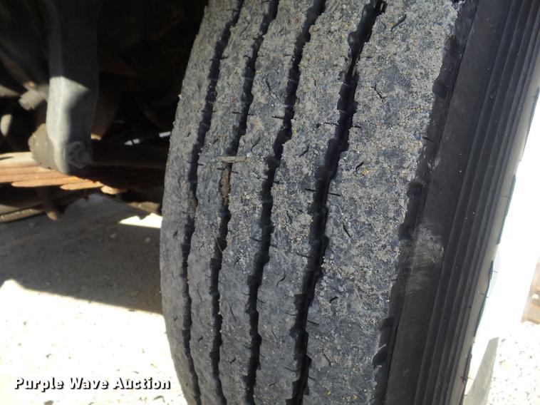 image for item DC7432 2000 International 4900 dump truck