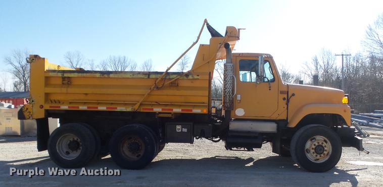 image for item DC7433 2002 International F2554 dump truck