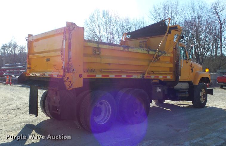 image for item DC7433 2002 International F2554 dump truck