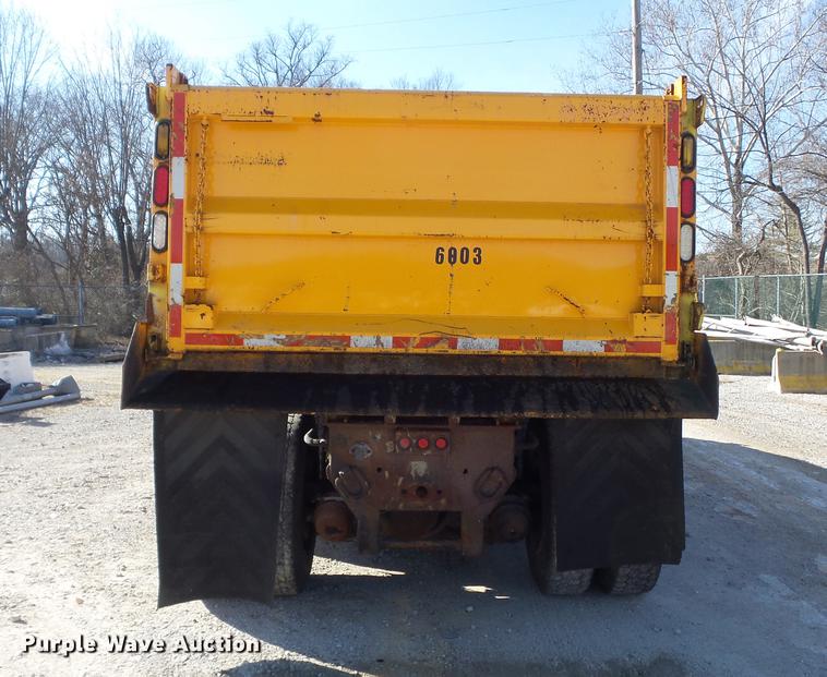 image for item DC7433 2002 International F2554 dump truck