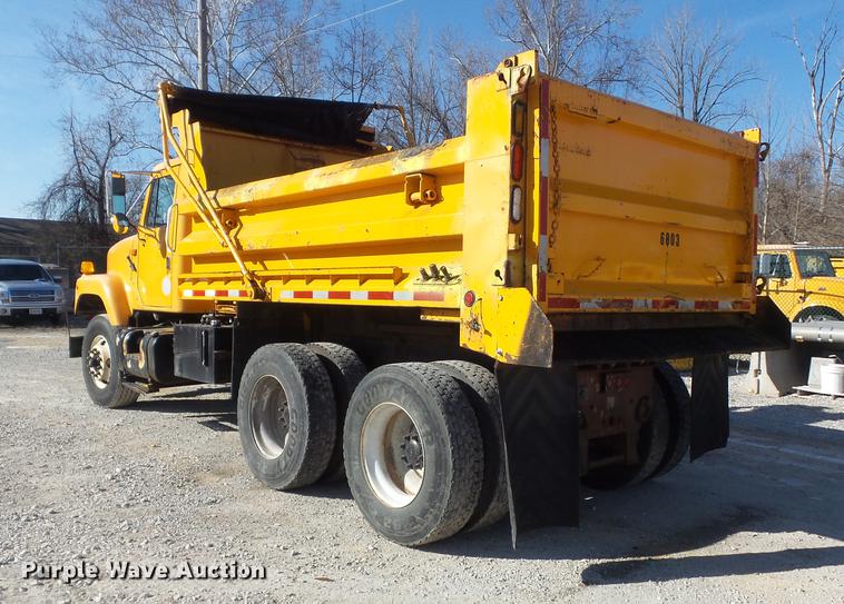 image for item DC7433 2002 International F2554 dump truck