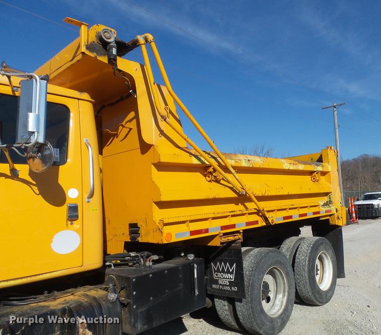 image for item DC7433 2002 International F2554 dump truck