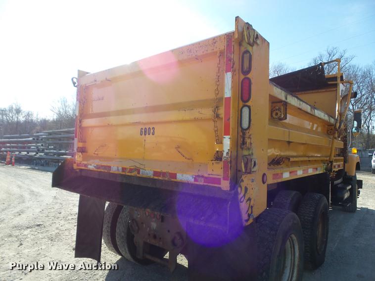 image for item DC7433 2002 International F2554 dump truck