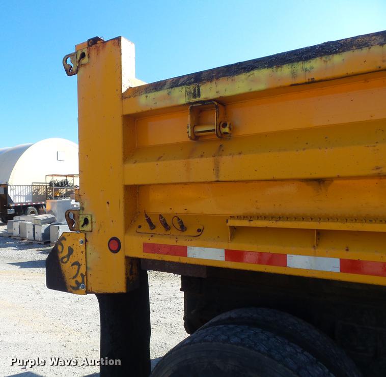 image for item DC7433 2002 International F2554 dump truck