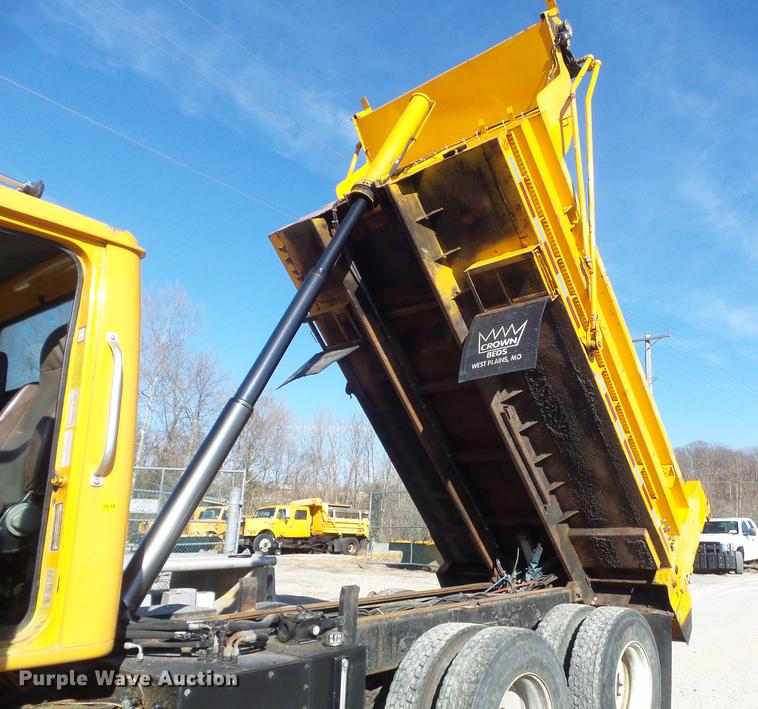image for item DC7433 2002 International F2554 dump truck