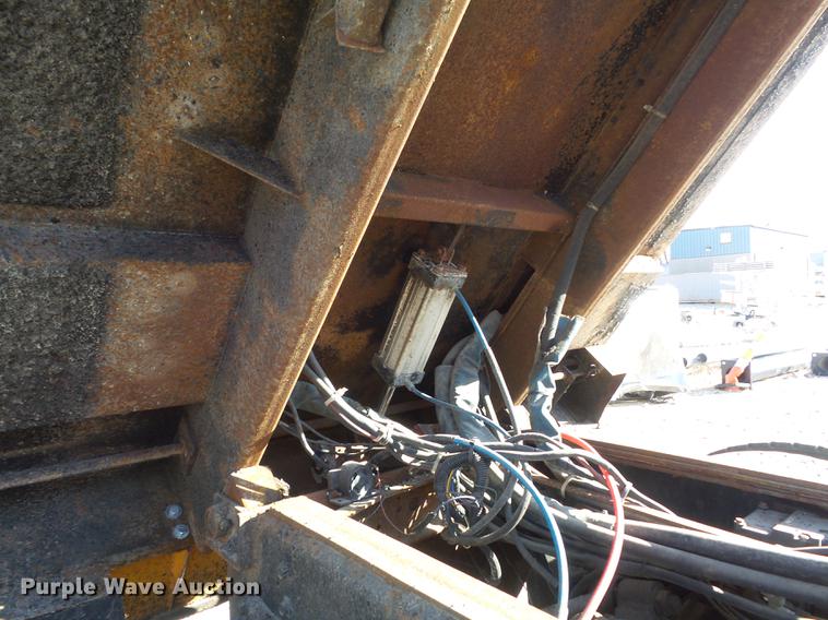 image for item DC7433 2002 International F2554 dump truck