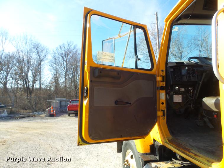 image for item DC7433 2002 International F2554 dump truck