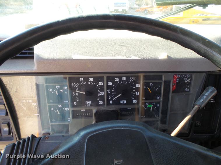 image for item DC7433 2002 International F2554 dump truck