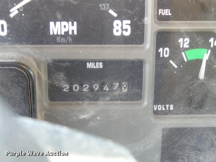 image for item DC7433 2002 International F2554 dump truck