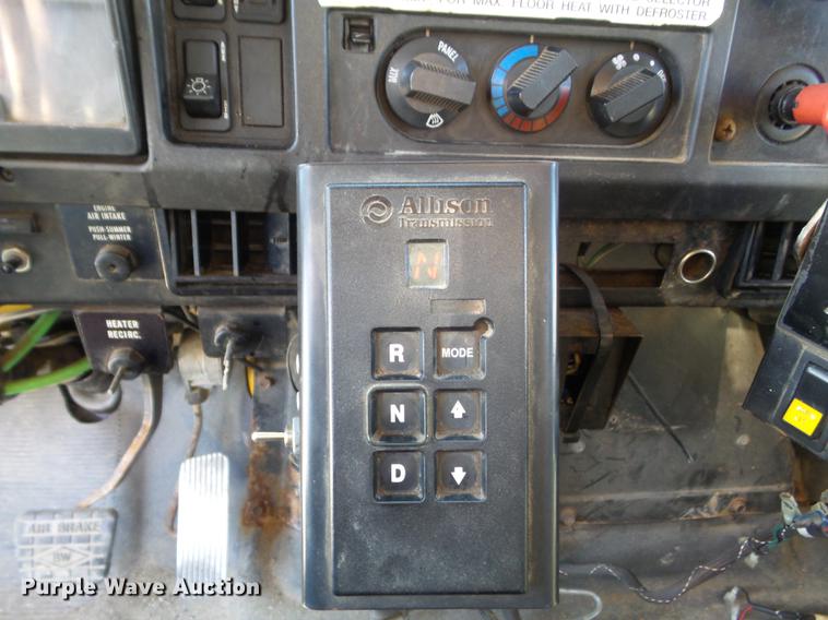 image for item DC7433 2002 International F2554 dump truck