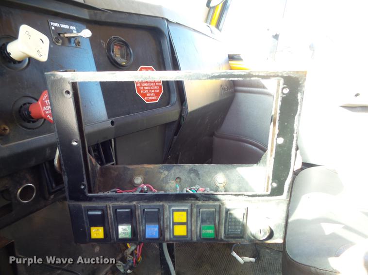 image for item DC7433 2002 International F2554 dump truck