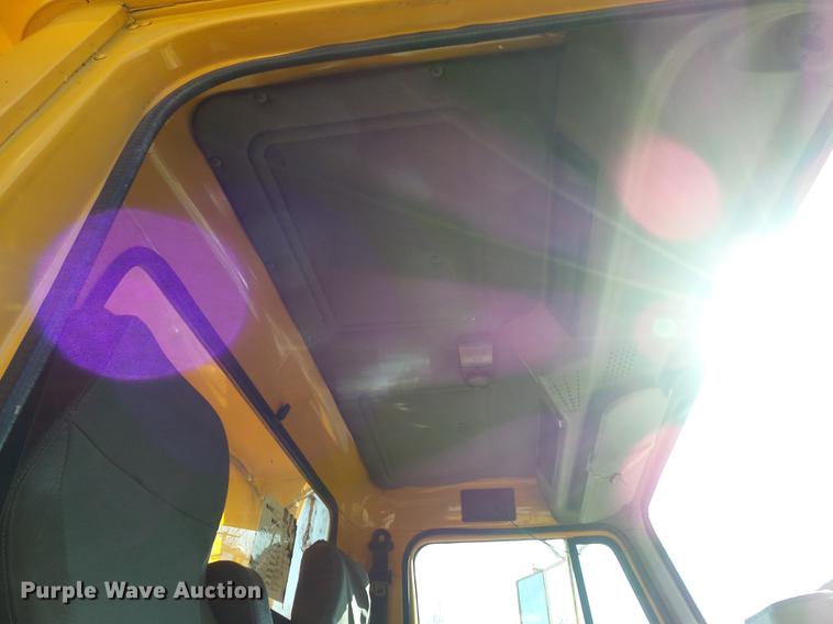 image for item DC7433 2002 International F2554 dump truck