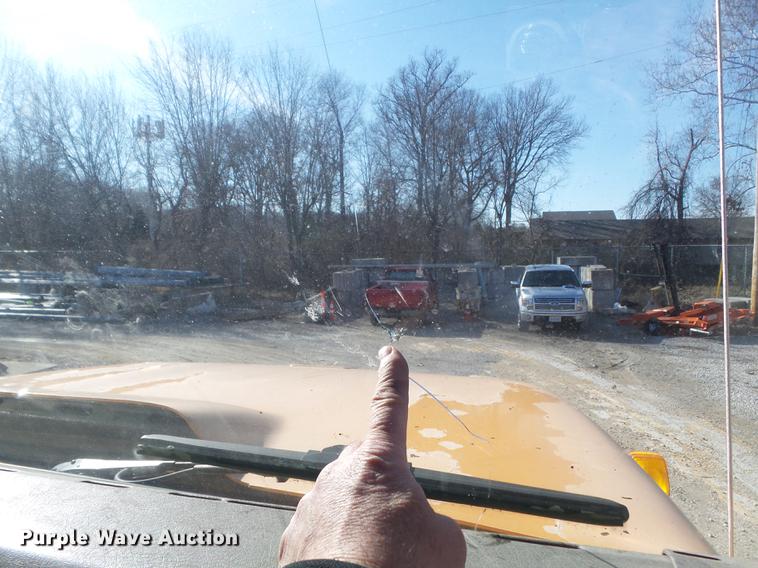 image for item DC7433 2002 International F2554 dump truck