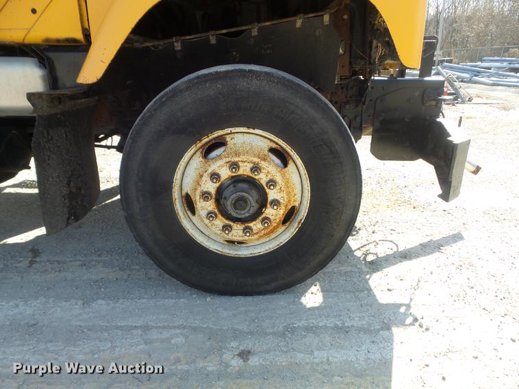 image for item DC7433 2002 International F2554 dump truck