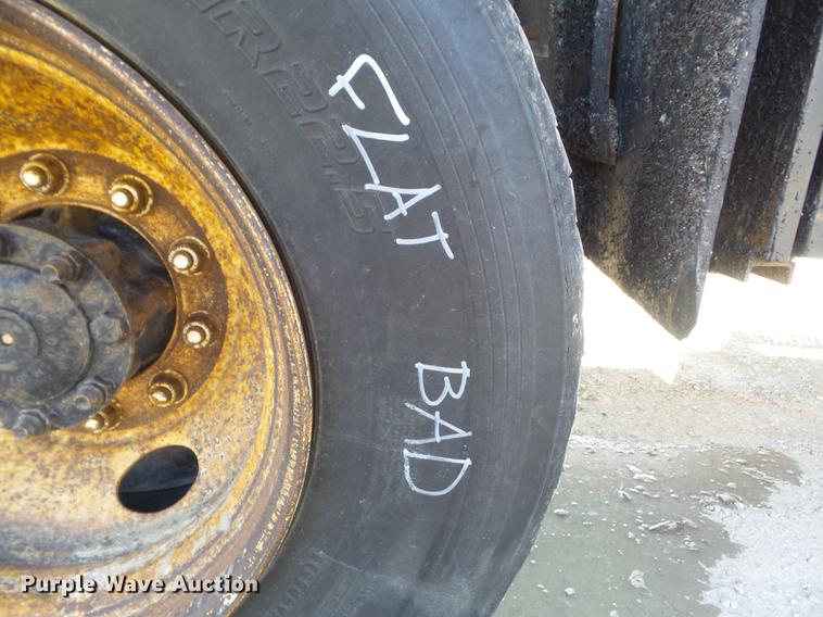 image for item DC7433 2002 International F2554 dump truck