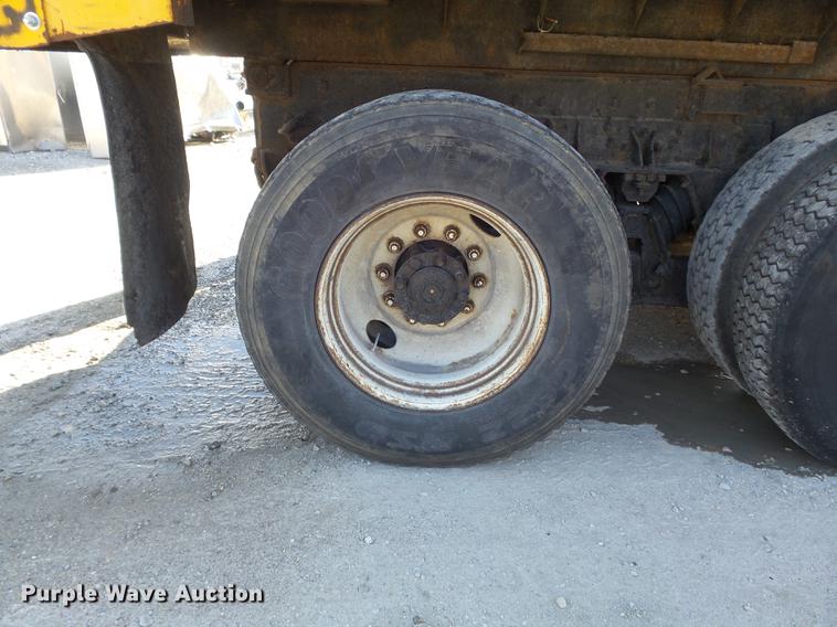 image for item DC7433 2002 International F2554 dump truck