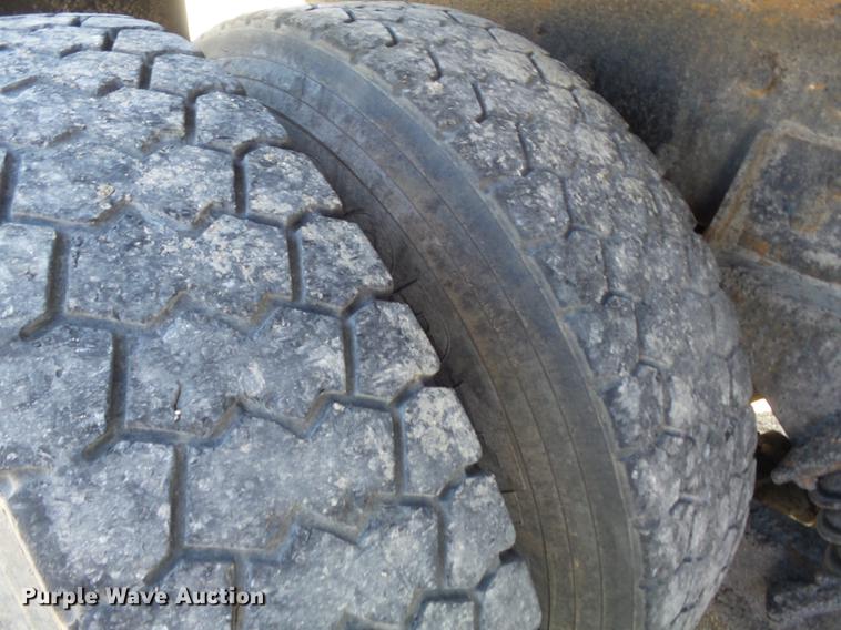 image for item DC7433 2002 International F2554 dump truck